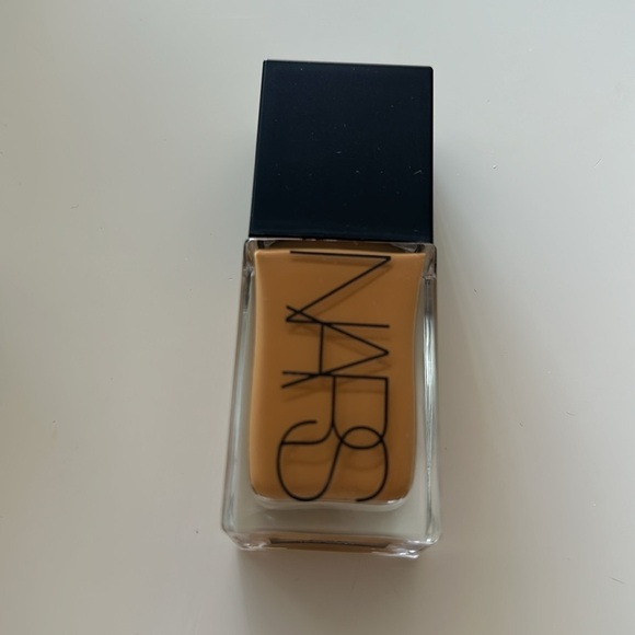 NARS Foundation - Tan Shade - Picture 1 of 4